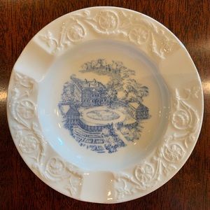 Vintage Wedgwood Ashtry Coin Pin Dish, Tyron Palace New Bern, NC 4 1/4 inches